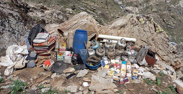 Bitlis’te Teröristlerin Araziye Sakladığı Patlayıcılar Ele Geçirildi