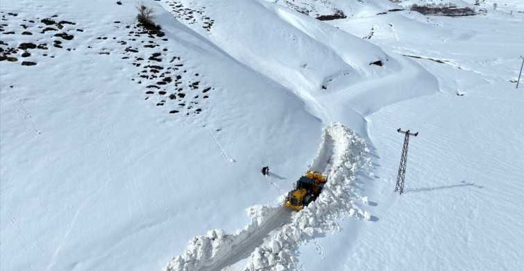 Bitlis'teki Karla Mücadele Çalışmaları Devam Ediyor