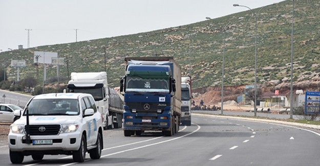BM'den Suriye'ye 53 Tır İnsani Yardım