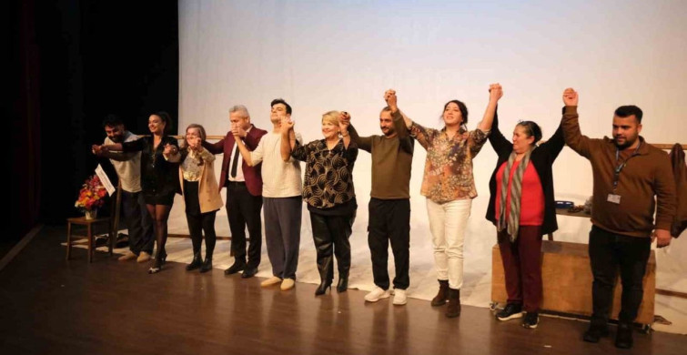 Bodrum Belediyesi Şehir Tiyatrosu 9 Yaşında: Cambazın Cenazesi ile Kutlama