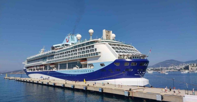Bodrum'a Lüks Kruvaziyer Geldi