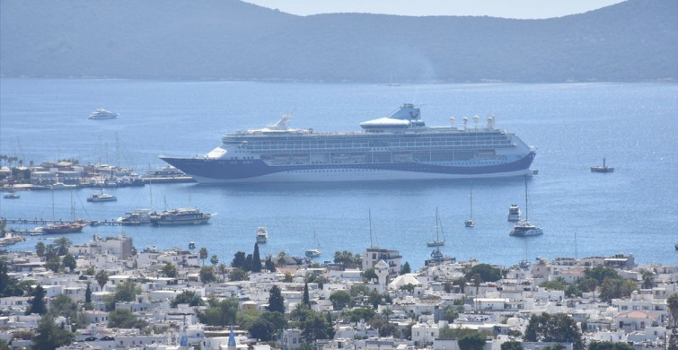 Bodrum'a Marella Discovery 2 Kruvaziyeri İle 1769 Yolcu Geldi