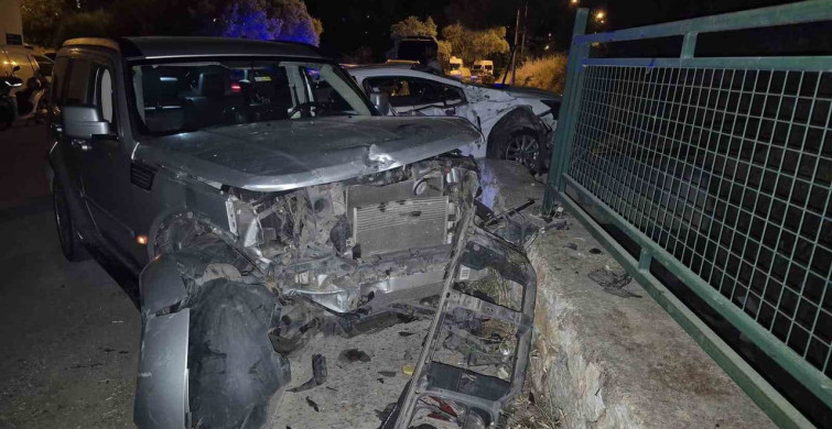 Bodrum'da hız yapan cip, motosiklete çarpıp park halindeki araçlara zarar verdi