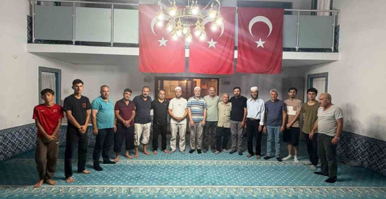 Bodrum'da sabah namazı sonrası çevre temizliği etkinliği düzenlendi