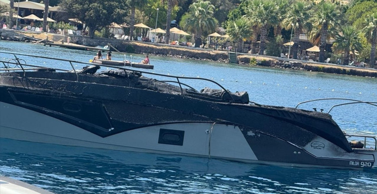 Bodrum'daki Tekne Yangını Kontrol Altına Alındı