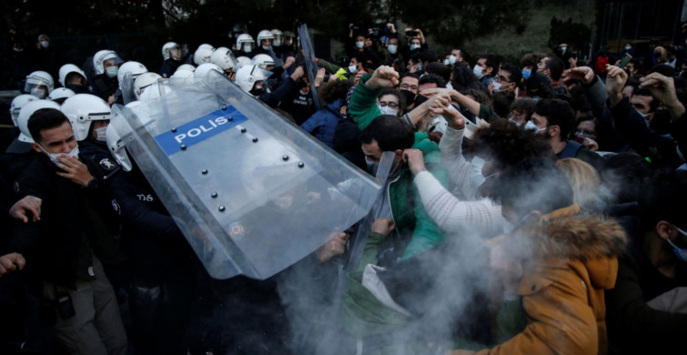 Boğaziçi Üniversitesi'nde Yeni Rektör Naci İnci'ye Sert Protesto!