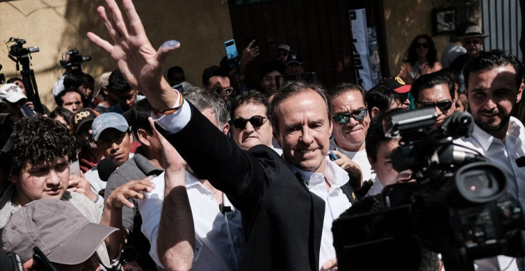 Bolivya'da Devlet Başkanı Seçimi İçin Oy Kullanma Süreci Başladı