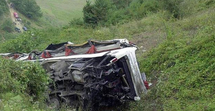 Bolivya'da Otobüs Uçuruma Yuvarlandı: 21 Ölü 20 Yaralı