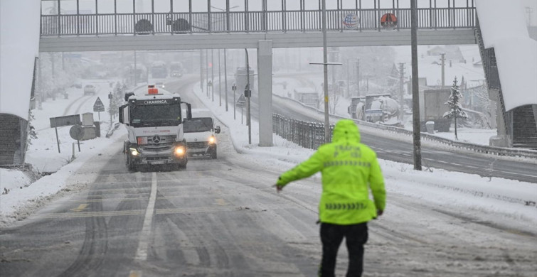 Bolu Dağı'nda Kar nedeniyle Ağır Araç Geçişi Yasaklandı