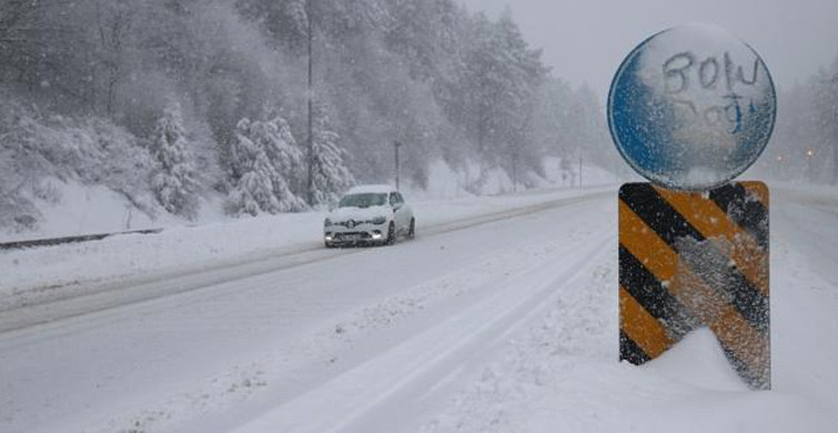Bolu Dağı'nda Kar ve Tipi Etkili Oluyor