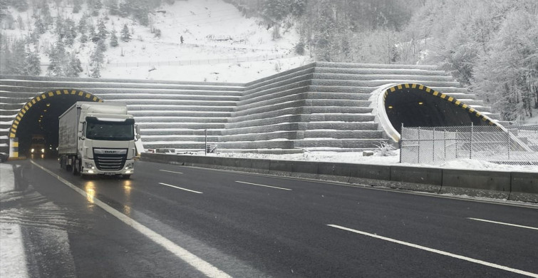 Bolu Dağı'nda Kar Yağışı Ulaşımı Etkilemiyor