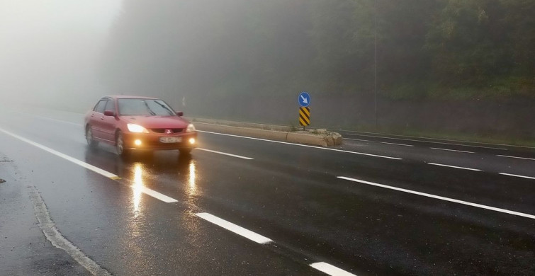 Bolu Dağı'nda Sis ve Sağanak Ulaşımı Zorlaştırıyor