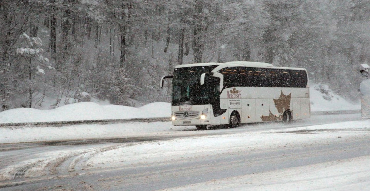 Bolu Dağı'nda Yoğun Kar Yağışı ve Ulaşım Önlemleri