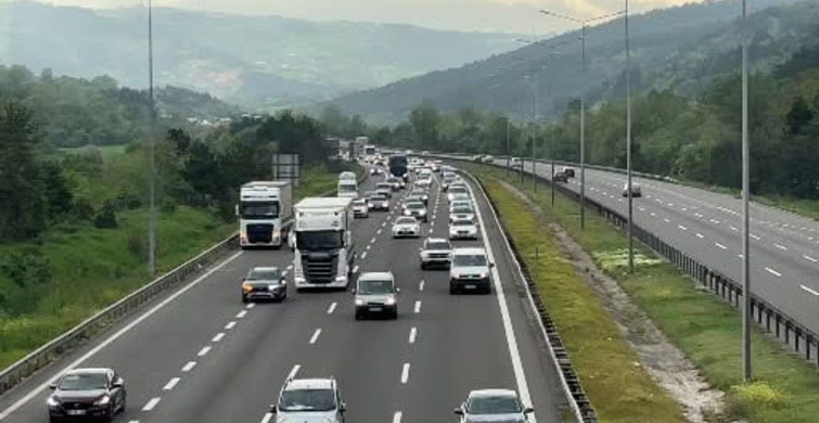 Bolu Geçişinde Bayram Trafiği Yoğunlaştı