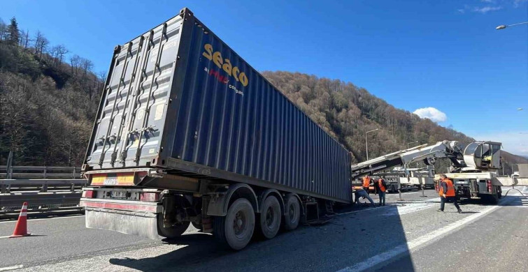 Bolu TEM Otoyolu'nda Zincirleme Kaza: 5 Yaralı
