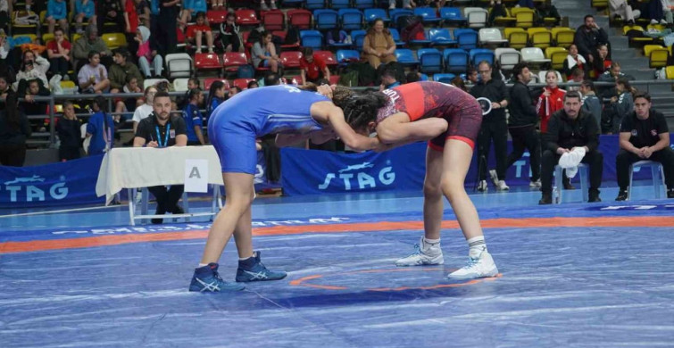 Bolu'da 500 Sporcuyla Güreş Şampiyonası Başladı