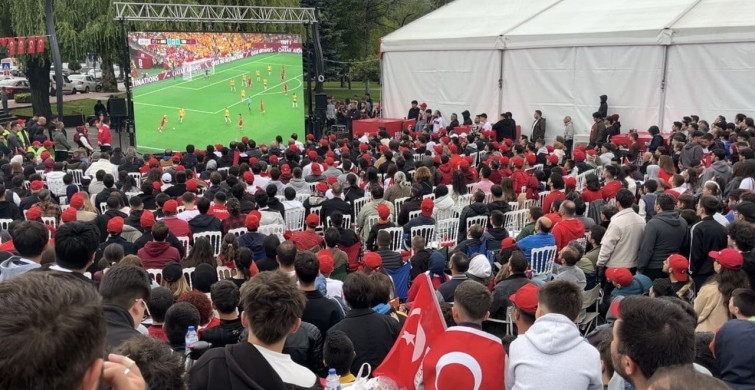 Bolu’da dünya kupası coşkusu sokağa taştı: Anıtpark’ta tarihi heyecan