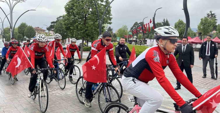 Bolu'da Gençlik Haftası Bisiklet Korteji
