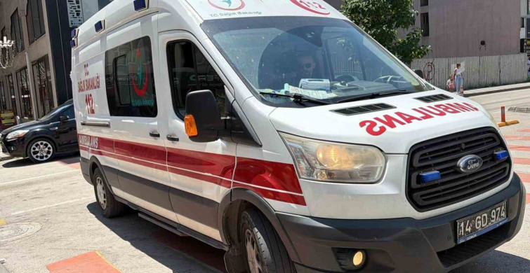 Bolu'da geri manevra yapan panelvan, yaşlı kadına çarptı