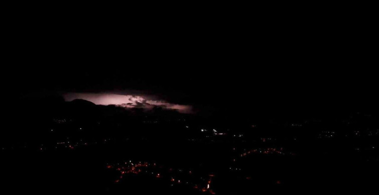 Bolu'da Görsel Şölen: Şimşekler Geceyi Aydınlattı