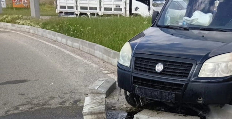 Bolu'da Hafif Ticari Araç Kazası: Sürücü Yaralandı