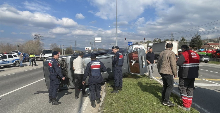 Bolu'da Kamyon ve Otomobil Çarpışması: 9 Yaralı