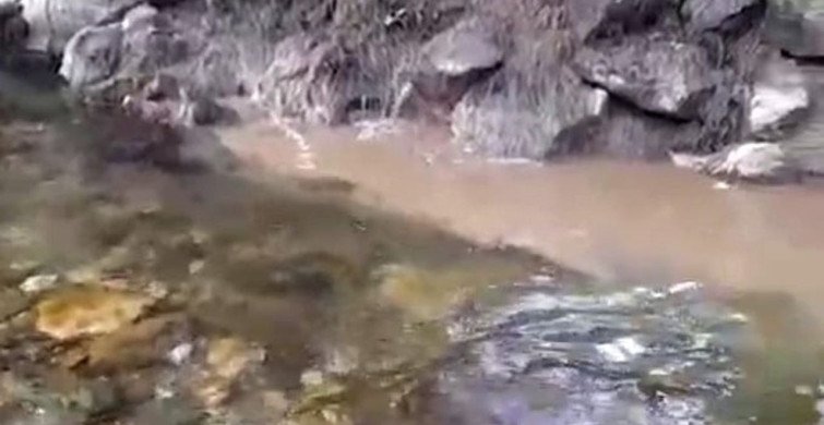 Bolu'da kanalizasyon sularının dereye karışması tepkilere neden oldu