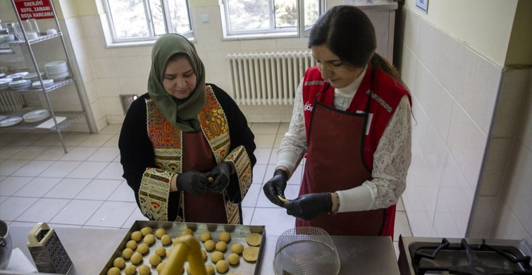 Bolu'da Kardeşlik Sofrası: 5 Ülkenin Bayram Tatlıları Bir Araya Geldi