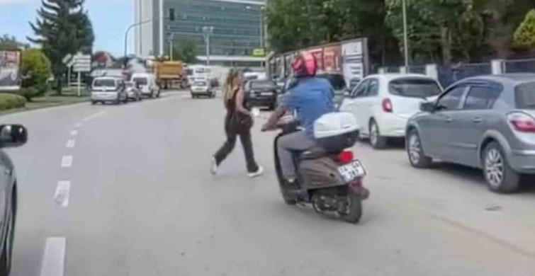 Bolu’da motosiklet kazasında son anda kurtulma anları görüntülendi