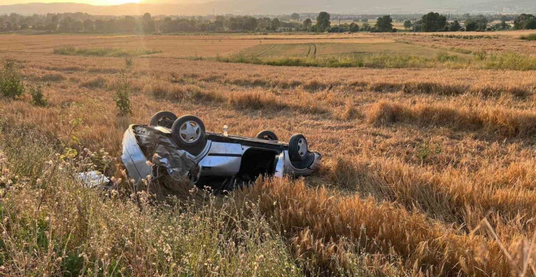 Bolu'da tarlaya uçarak takla atan otomobilin sürücüsü kayıplara karıştı