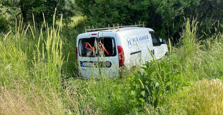 Bolu'da TEM otoyolunda minibüs ile hafif ticari araç çarpıştı: 5 yaralı