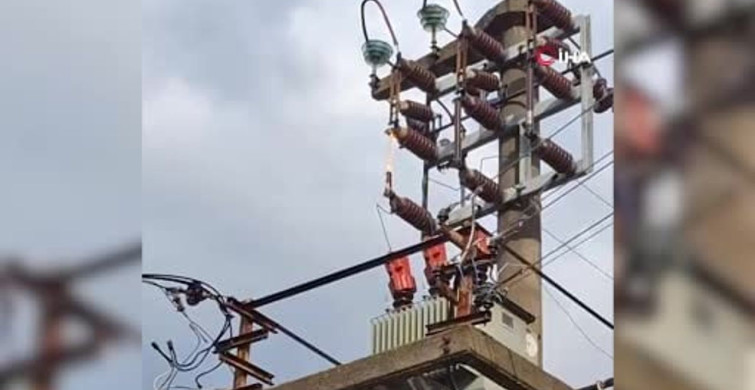 Bolu'da Yıldırım Düşen Elektrik Direği