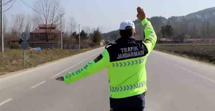 Bolu'da Yolcu Otobüslerine Sivil Jandarma Denetimi