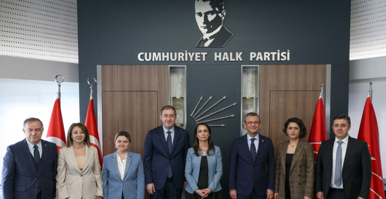 Bomba iddialar gündemi sarstı: “CHP-DEM pazarlığı çöktü, kirli anlaşma ortaya döküldü!"
