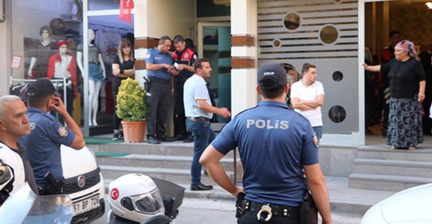 Boşanma Sürecindeki Karısını Vurarak Katletti