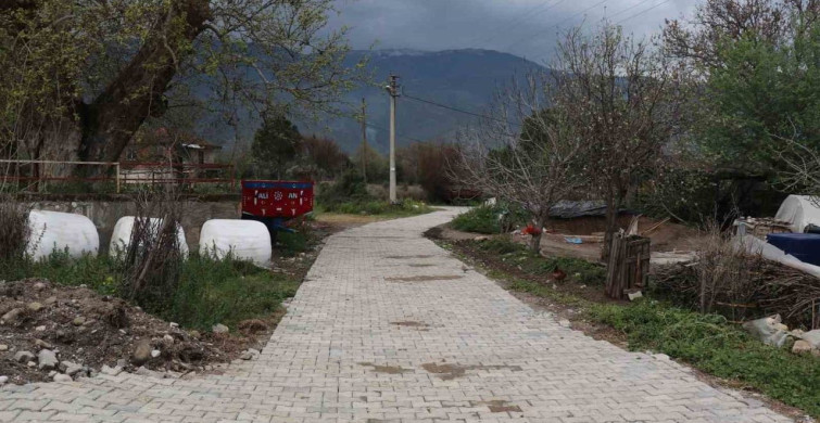 Bozdoğan Akçay Mahallesi'nde Yol Yenileme Çalışmaları Tamamlandı