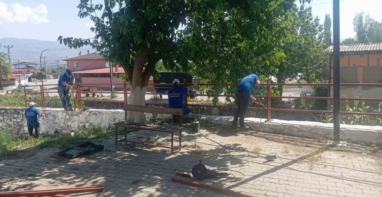 Bozdoğan Belediyesi’nden Kazandere’de güvenlik önlemleri için korkuluk ve tel örgü çalışması