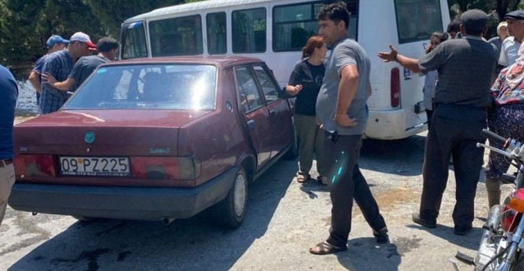 Bozdoğan'da işçi servisi ile otomobil çarpıştı: 3 yaralı
