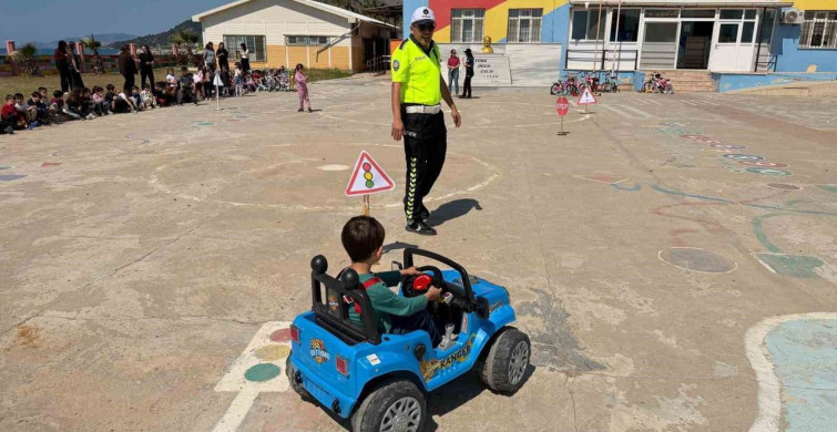 Bozyazı'da Miniklere Trafik Bilinci Eğitimi