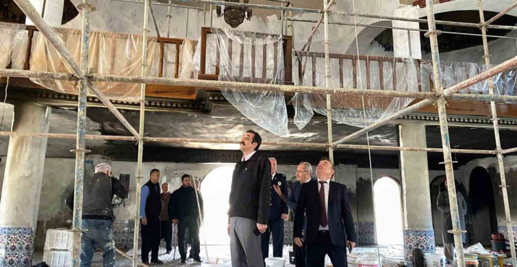 Bozyazı'daki Yangın Sonrası Camide Onarım Çalışmaları Devam Ediyor