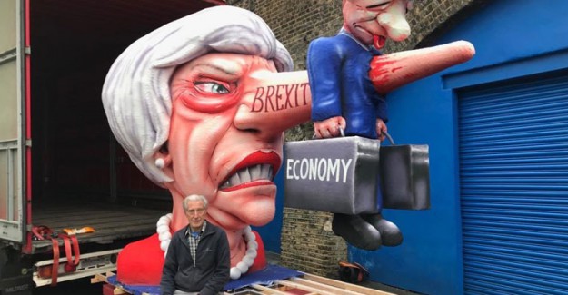 Brexit Krizi İngiltere'de İnsanları Sokağa Döktü