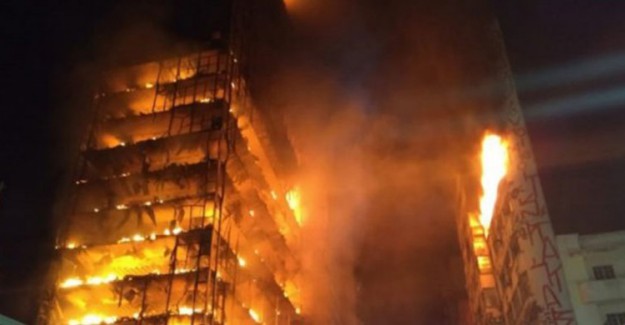 Brezilya'da Gökdelen Yanarak Çöktü