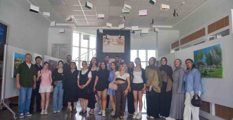 BŞEÜ'de 'Kampüste yaşam' sergisi sanatseverlerle buluştu
