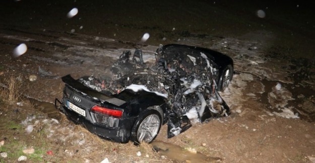 Bu Arabadan Ölmeden Çıktılar