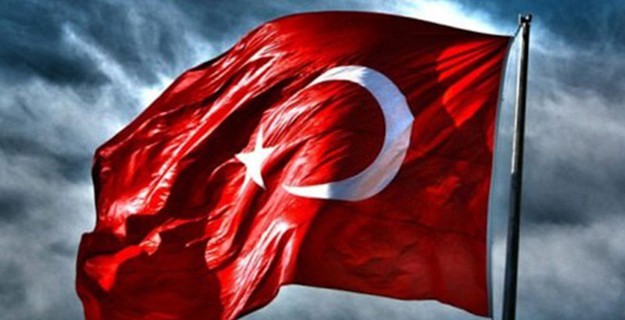 Bu Ülke Türk Bayrağını Yasaklattı!