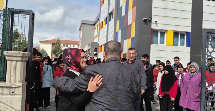 Bucak'ta Öğretmene Duygusal Veda