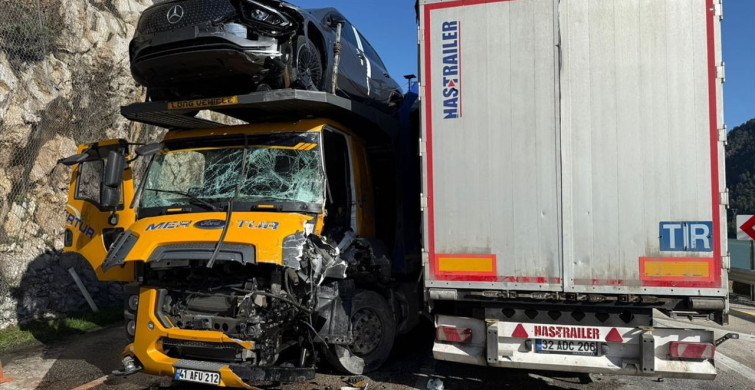 Bucak'ta Tır Çarpışması: İki Sürücü Yaralı