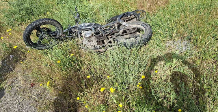 Bulanık'ta minibüs ile motosiklet çarpıştı: 1 ölü, 1 yaralı