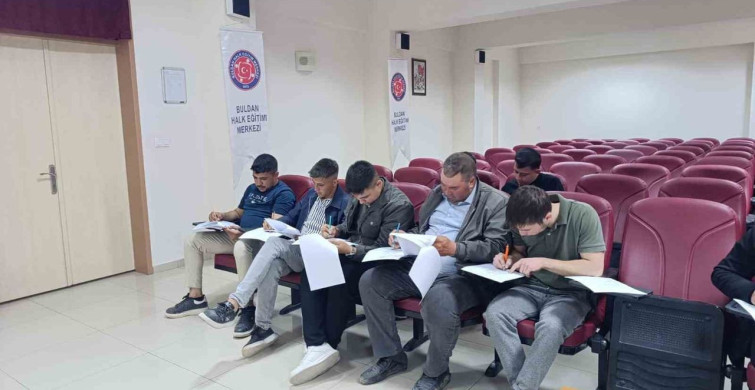 Buldan'da Avcılık Kursunu Başarıyla Tamamlayan 19 Kişiye Sertifika Verildi