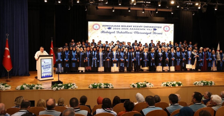 Bülent Ecevit Üniversitesi İlahiyat Fakültesi Mezuniyet Töreni Düzenlendi